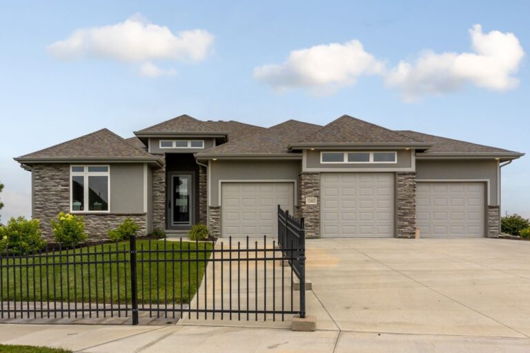 01 0T1A5485 01 - Available Homes