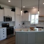 916304280 - Crescent 1644